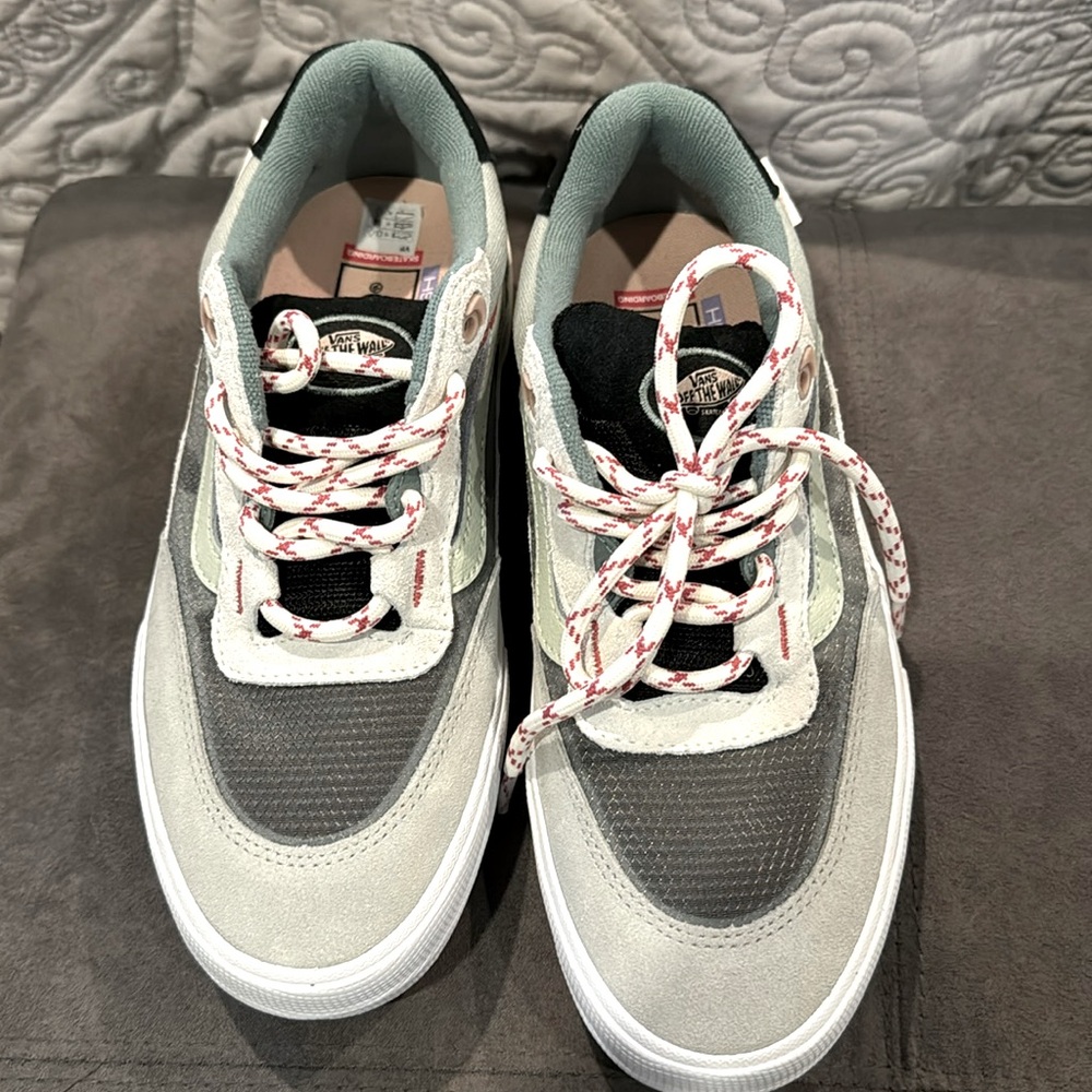 Brand New 2-Tone Green Vans Men’s 6.5